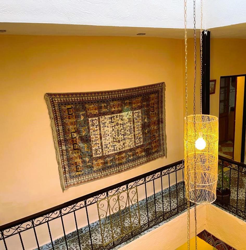 Downtown Hostel Фес Экстерьер фото