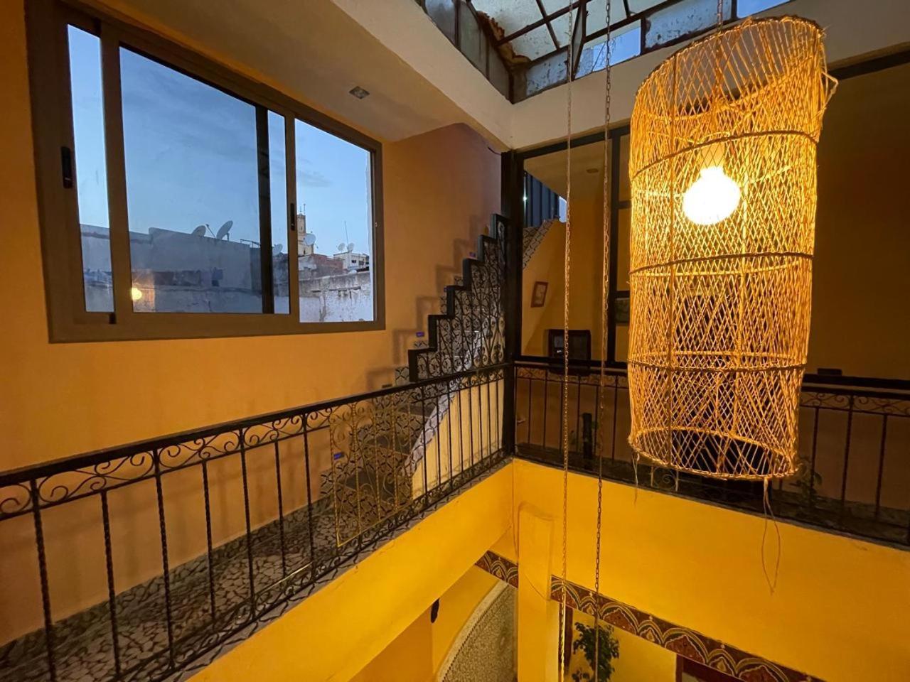 Downtown Hostel Фес Экстерьер фото