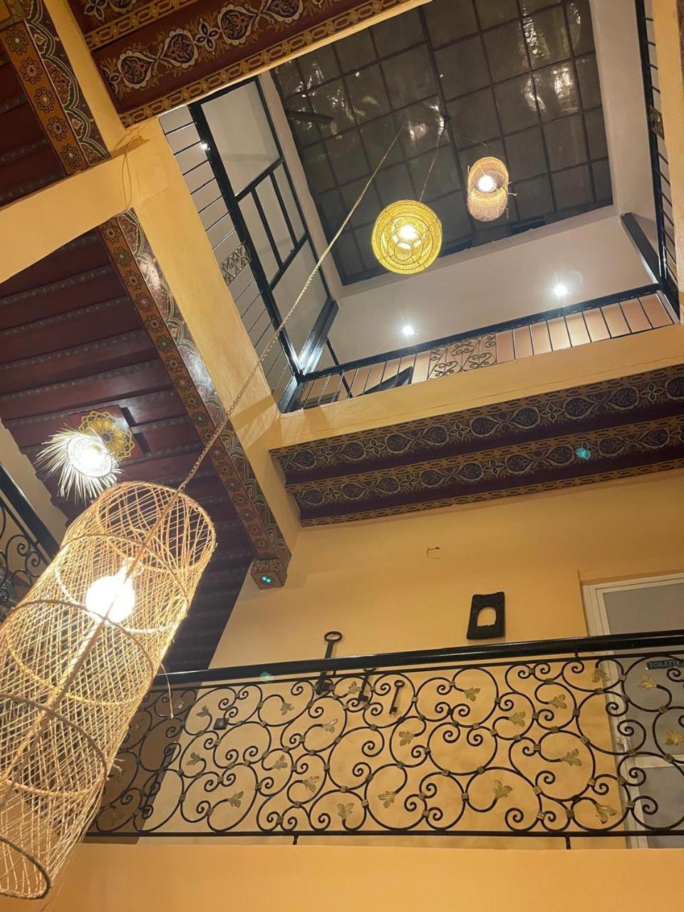 Downtown Hostel Фес Экстерьер фото