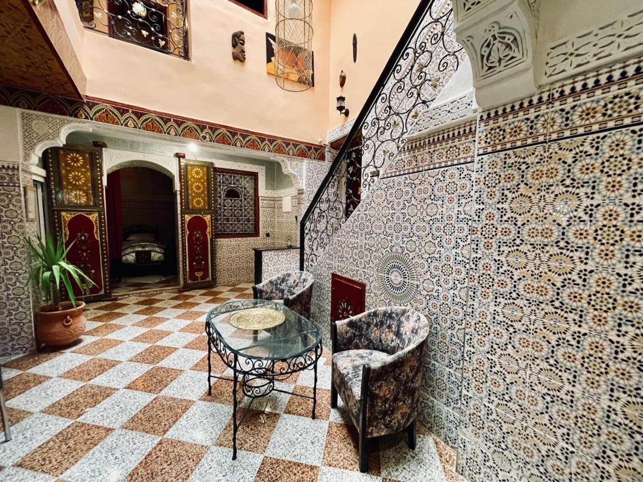 Downtown Hostel Фес Экстерьер фото