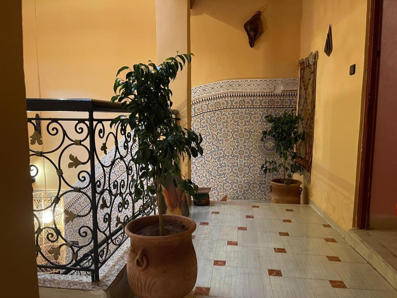 Downtown Hostel Фес Экстерьер фото