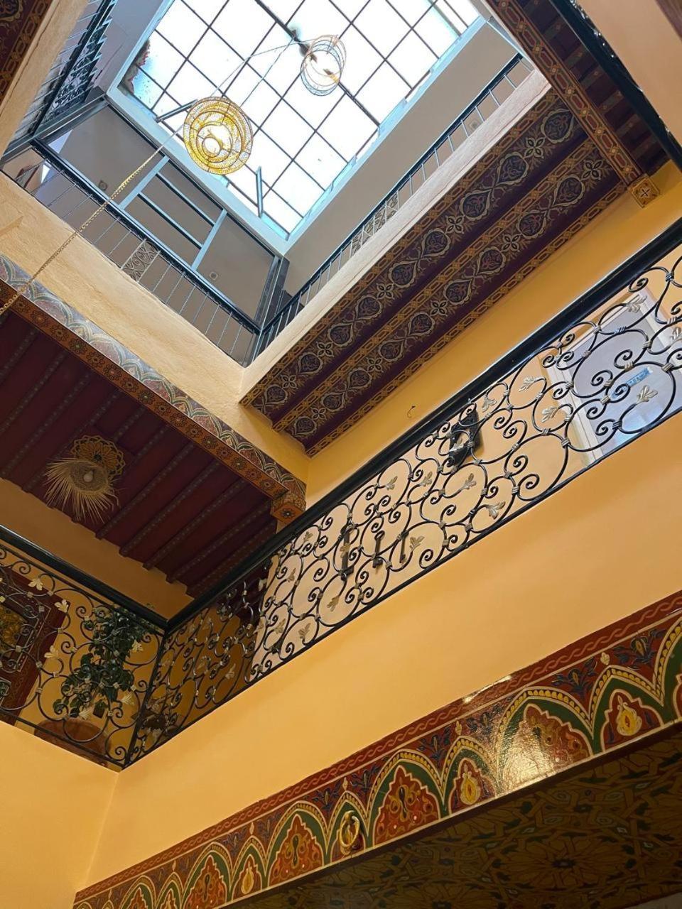 Downtown Hostel Фес Экстерьер фото