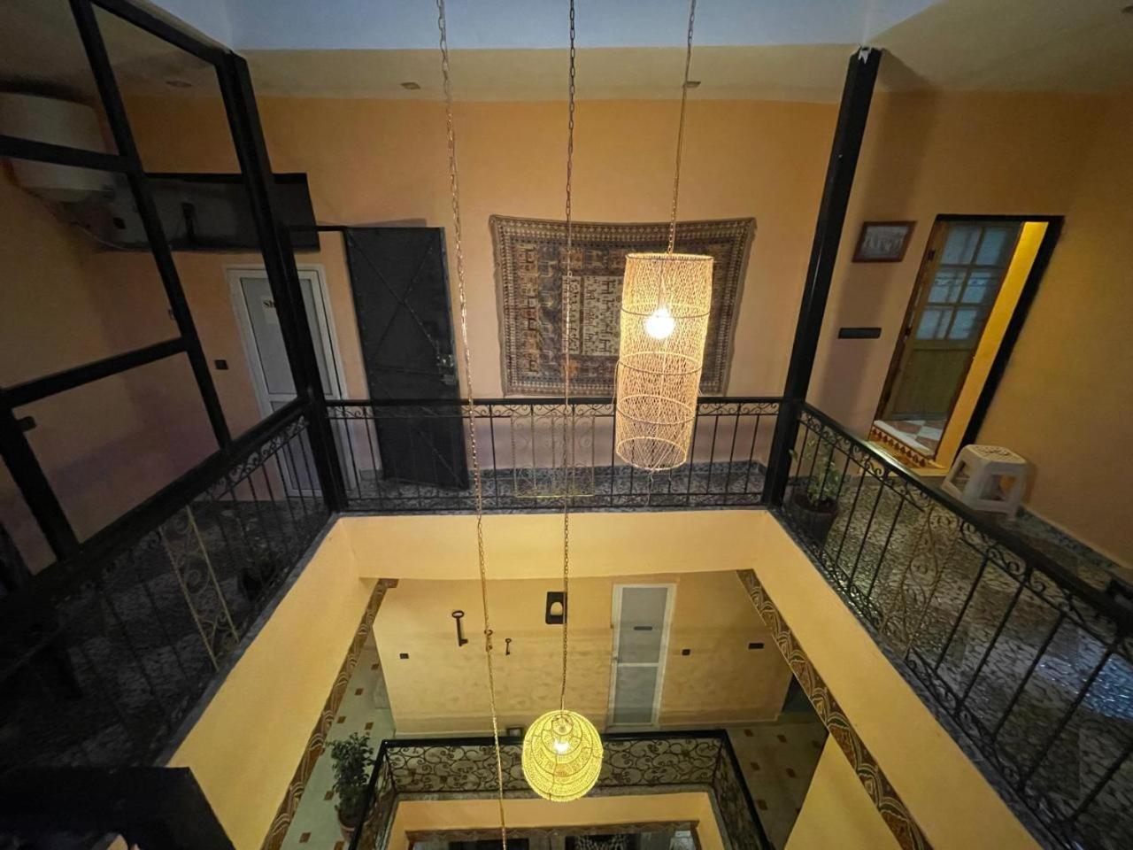 Downtown Hostel Фес Экстерьер фото