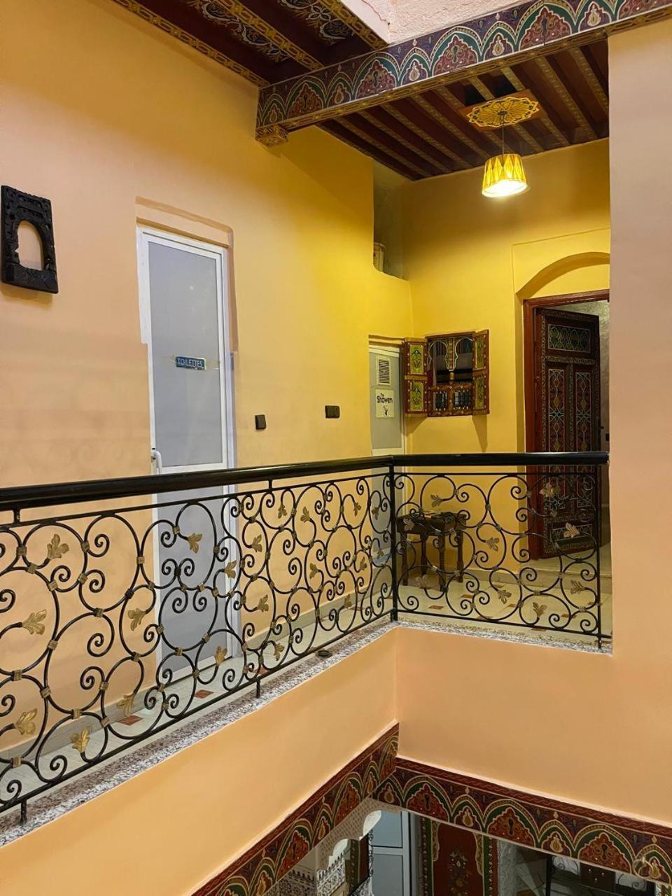Downtown Hostel Фес Экстерьер фото