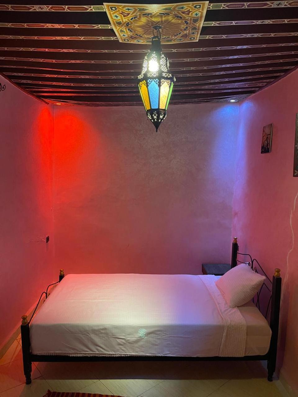 Downtown Hostel Фес Экстерьер фото